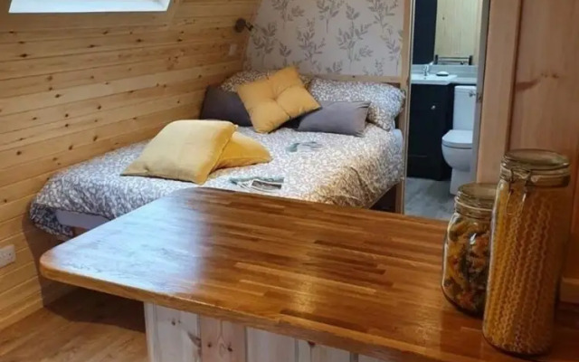 Orchard Glamping - Apartment Pod - Blossom