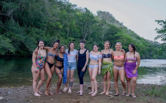 Bella's Backpackers