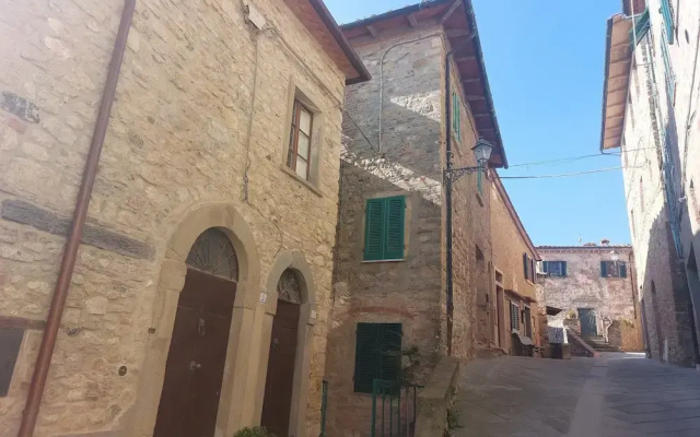 Tuscan Hilltop Getaway