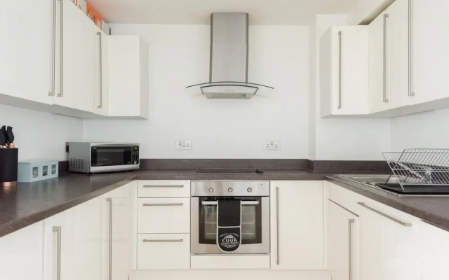 Platinum Apartment next to London Bridge 9995