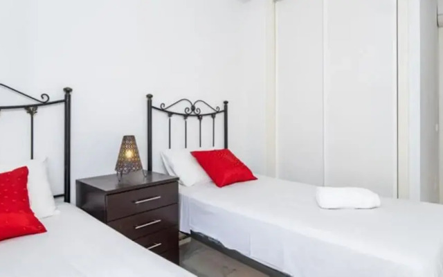 Apartment - 2 Bedrooms with Pool and WiFi - 107884