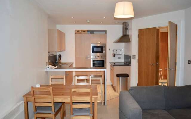 Comfortable 2 Bedroom Apartment in Manchester