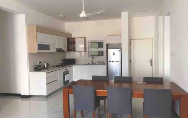 Modern luxury Condo,3 bedroom and 3 bathrooms