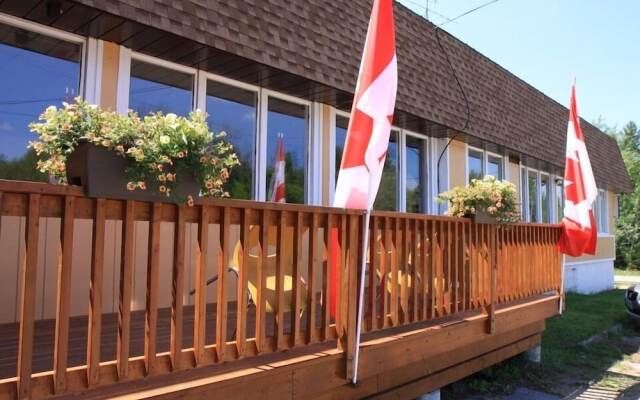 Mazinaw Residence Inn