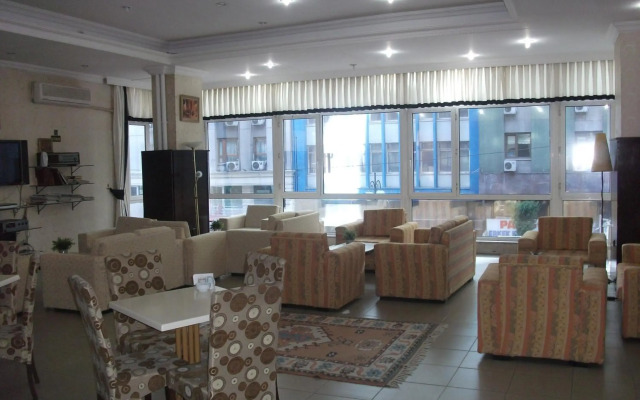 Tac Hotel