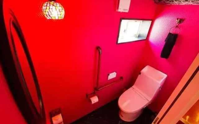 Mrs. Maroulla's HOUSE