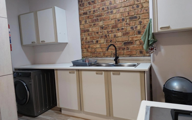 Twins Guest House Astoni