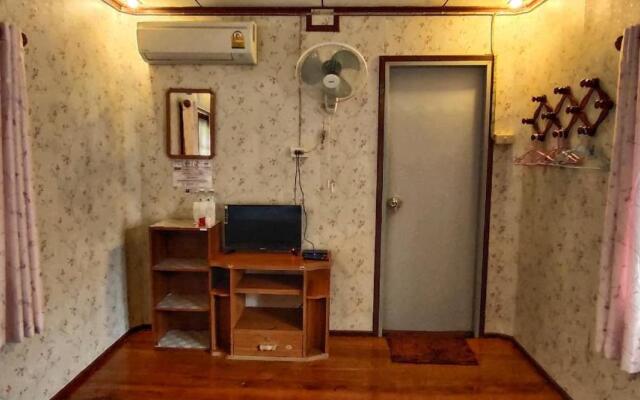 Ta Yai Homestay (ตา ยาย โฮมสเตย์)