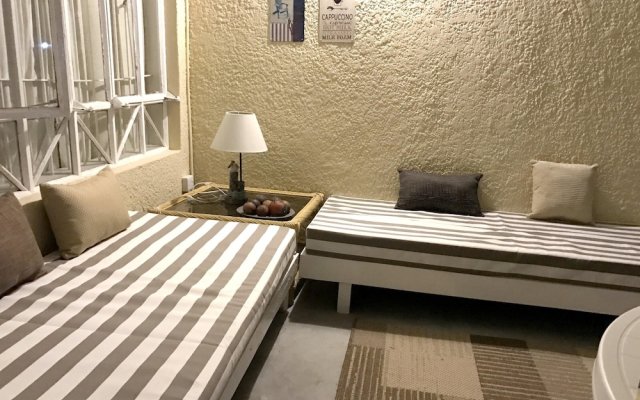 Studio in Grand Baie, With Pool Access, Furnished Terrace and Wifi - 1