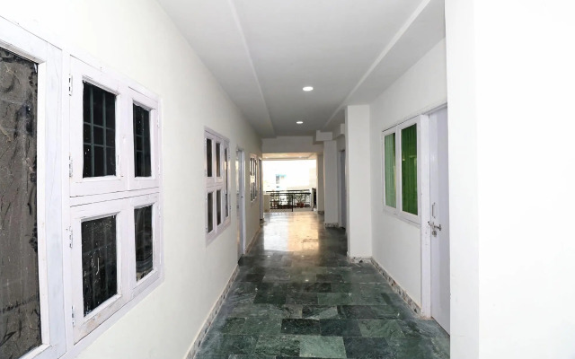 Hotel Raj Shree By OYO Rooms