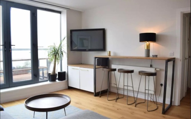 1 Bedroom Flat in Hackney Next to Canal