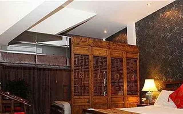 Dujiangyan Wood Ginkgo Hotel