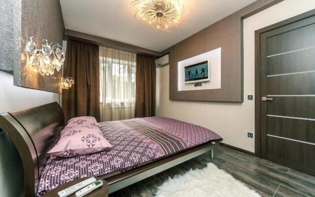 Luxrent Apartments on Lesi Ukrainki - Kiev