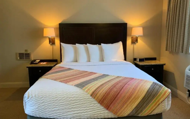 Coachman Inn & Suites
