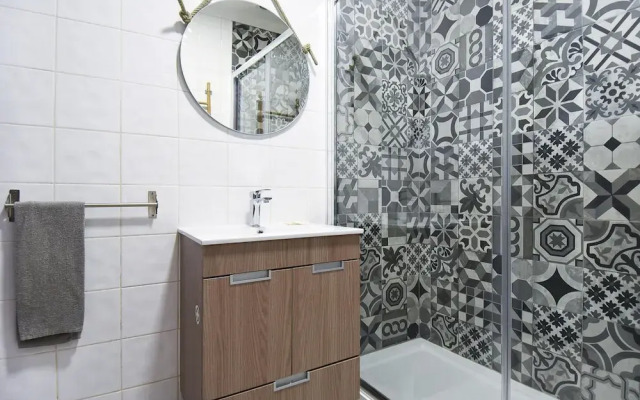 House with 2 Bedrooms in Lourinhã, with Wifi