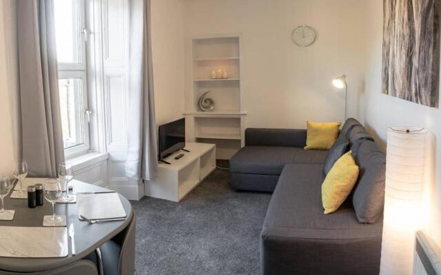 ☆Modern Flat, Close to University and City Centre☆