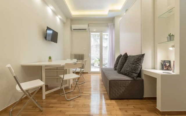 Cozy Flat with Terrace & Patio near Lycabettus