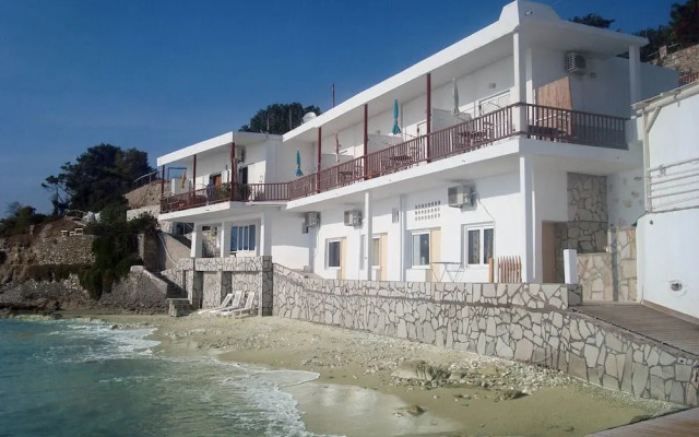 Petalides Apartments
