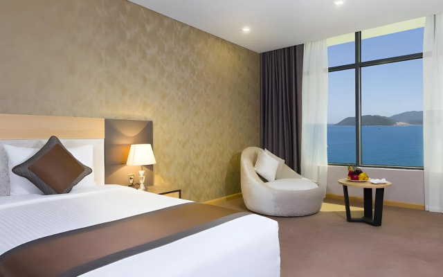 Muong Thanh Luxury Nha Trang Hotel – Guest Rooms – Nha Trang