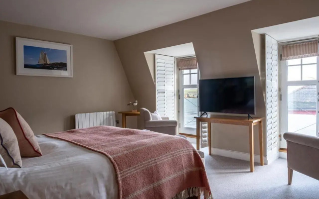 South Sands Hotel