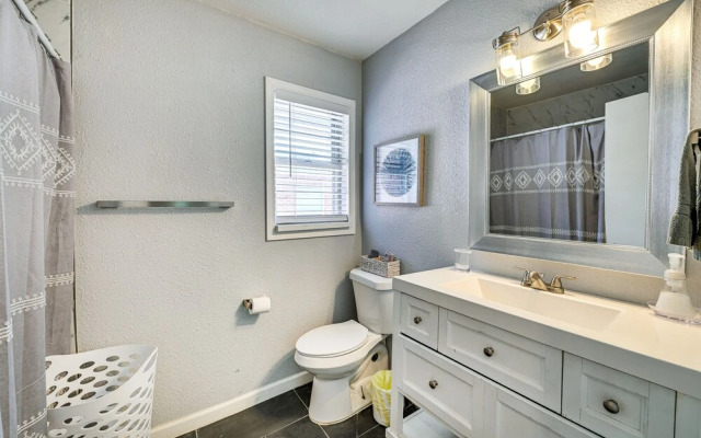 Denton Vacation Rental Near UNT & Downtown!