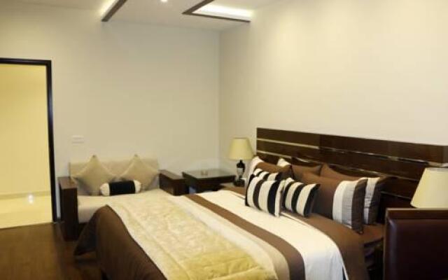 Royaute Luxury