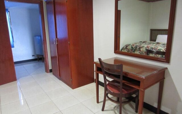 S & C Hotel Suites And Apartments