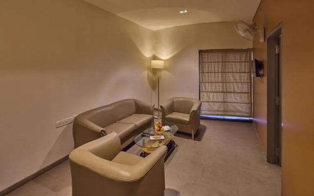 Confident Amoon - The Glamour Spa and Resort