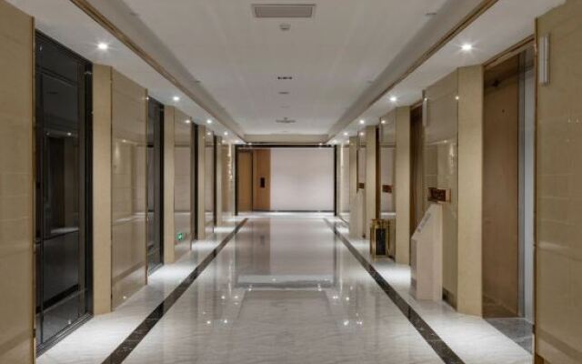 Luming Hotel (Chongqing Liujia Wharf)