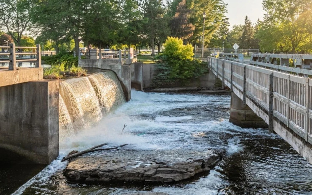 Rideau 2Br Signature Apartment Free Parking 2