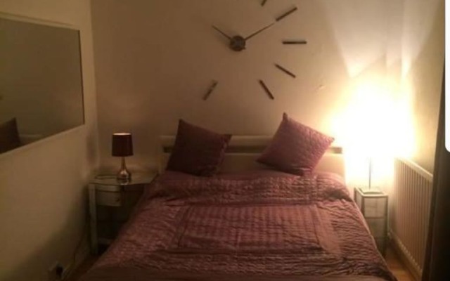 One Bed Apartment Near Heathrow