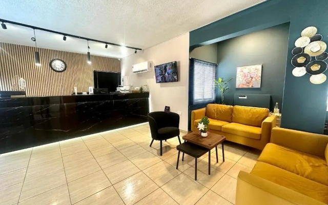 Sun Plaza Suites - Adults Only