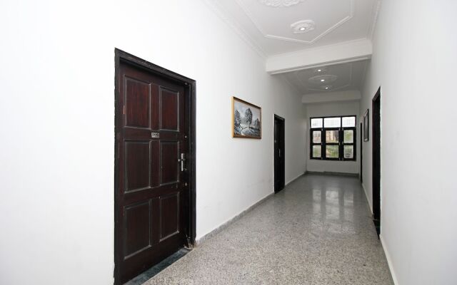 OYO 9076 Absin Hospitality 2