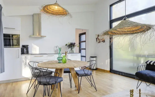 Getaway With Covered Veranda