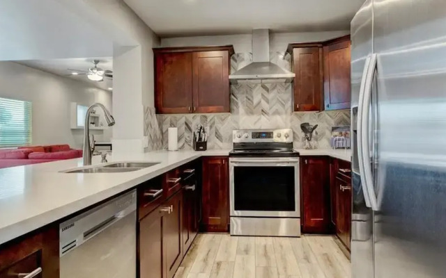 Amazing 4-bdrm W/backyard Paradise in Scottsdale!