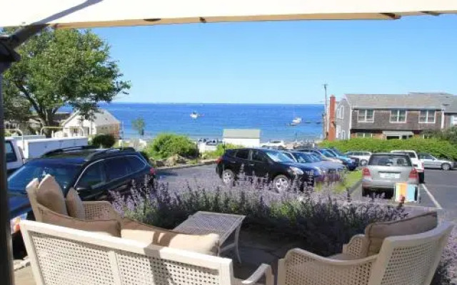 Eagle House Beachside Motel