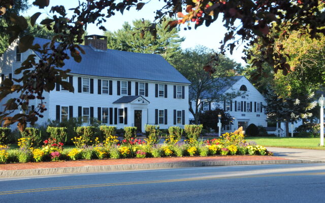 Publick House Historic Inn and Country Motor Lodge