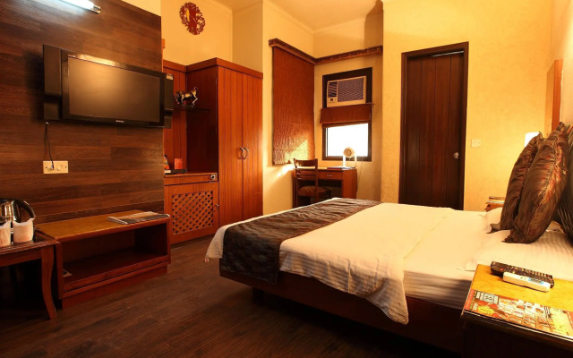 Royal Castle Grand