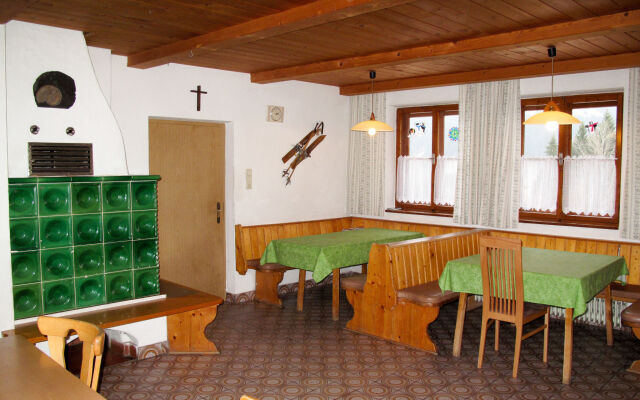 Schwalbenhof (WIL330)