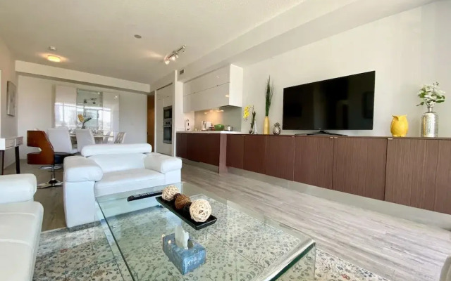 Toronto Escape - The Jasper Suite