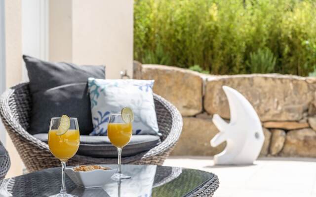 Luxurious Villa Near River in Cesseras