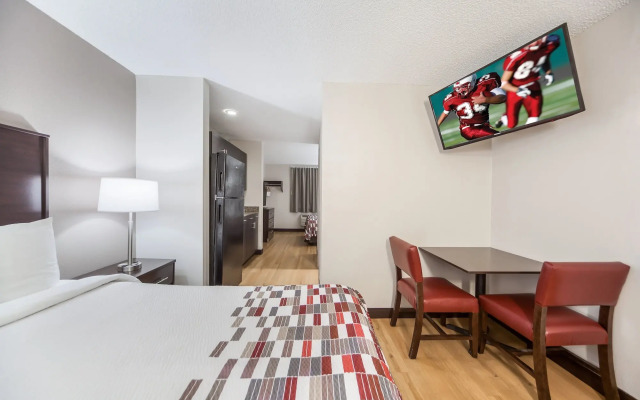 Red Roof Inn & Suites Omaha - Council Bluffs