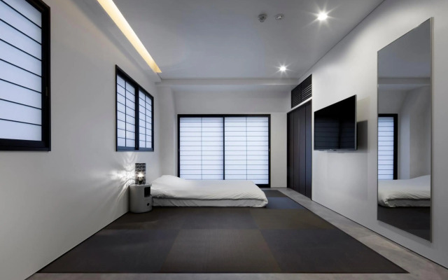 City Hotel N.U.T.S.