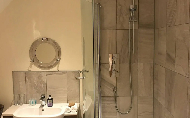 The Lodge at Broadway