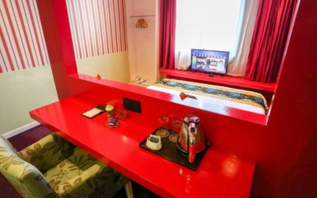 Junyi Hotel (Wenzhou Railway Station Wutian Old Street)