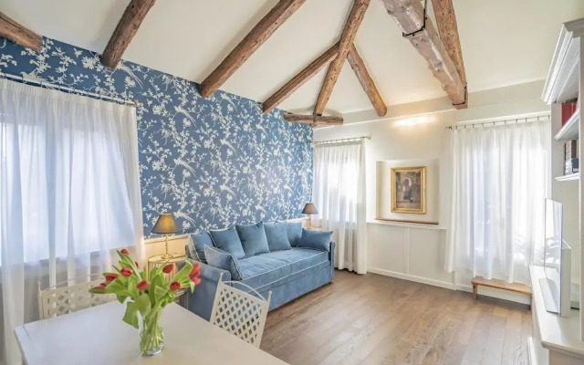 Lo Squero 3 Apartment With Balcony in Dorsoduro