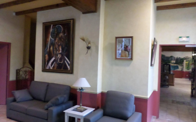 Brit Hotel Acacias