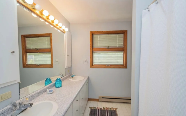 Just Around the Dilly