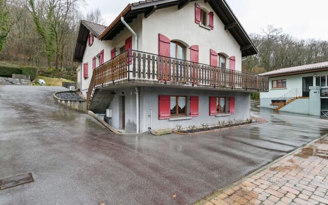 Cosy Apartment in Saulxures-sur-moselotte With Forest Nearby