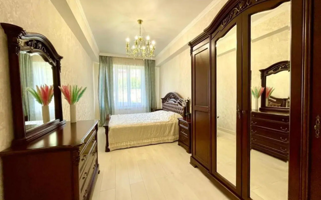 Апартаменты на улице Коллективная 11